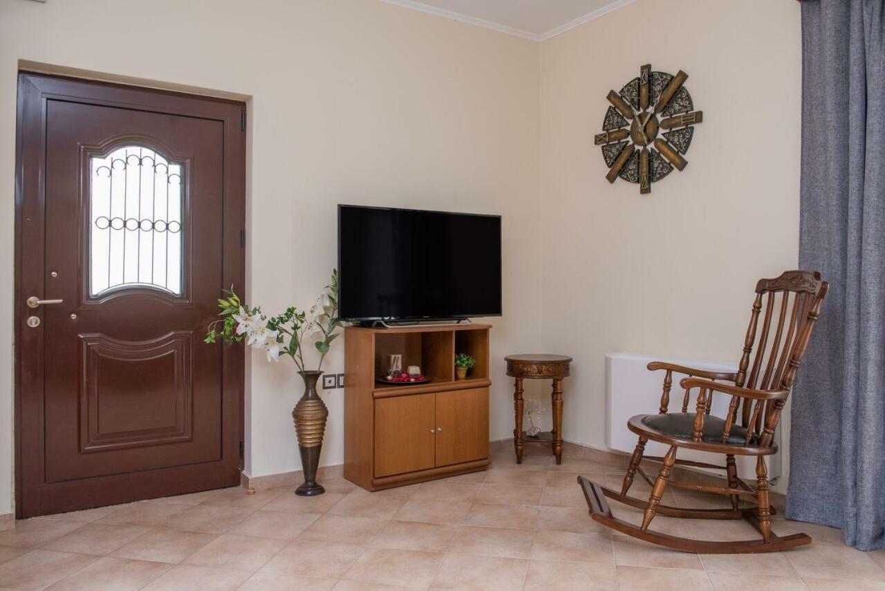Marika Traditional Home Élos Buitenkant foto