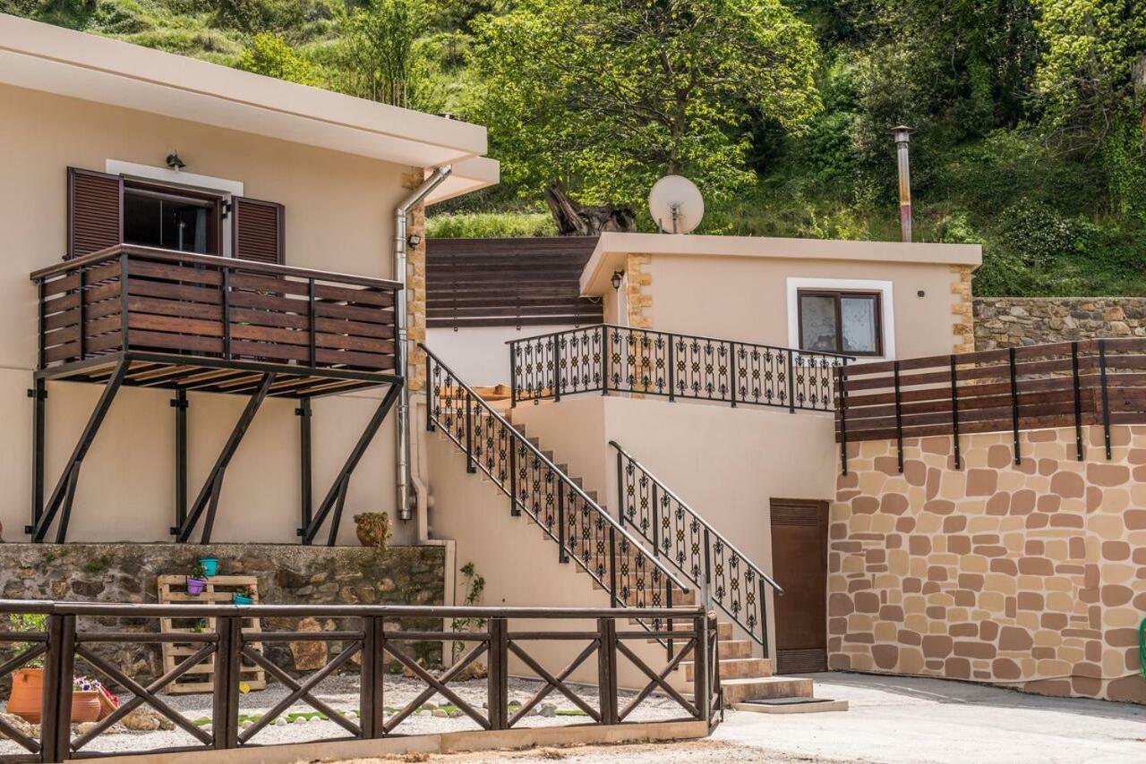 Marika Traditional Home Élos Buitenkant foto
