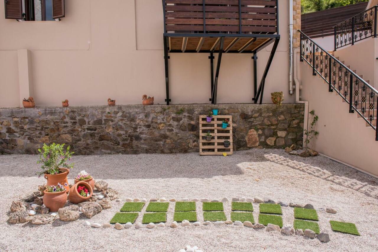 Marika Traditional Home Élos Buitenkant foto